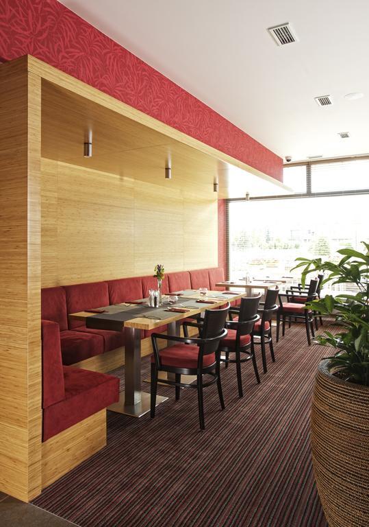 Wellness Hotel Abacie โนวี ยิชีน ภายนอก รูปภาพ