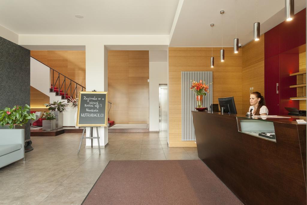 Wellness Hotel Abacie โนวี ยิชีน ภายนอก รูปภาพ